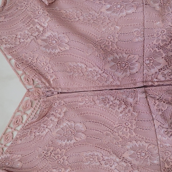 NEW-City Triangle Dress Midi A-line Cold Shoulder - Picture 7 of 8